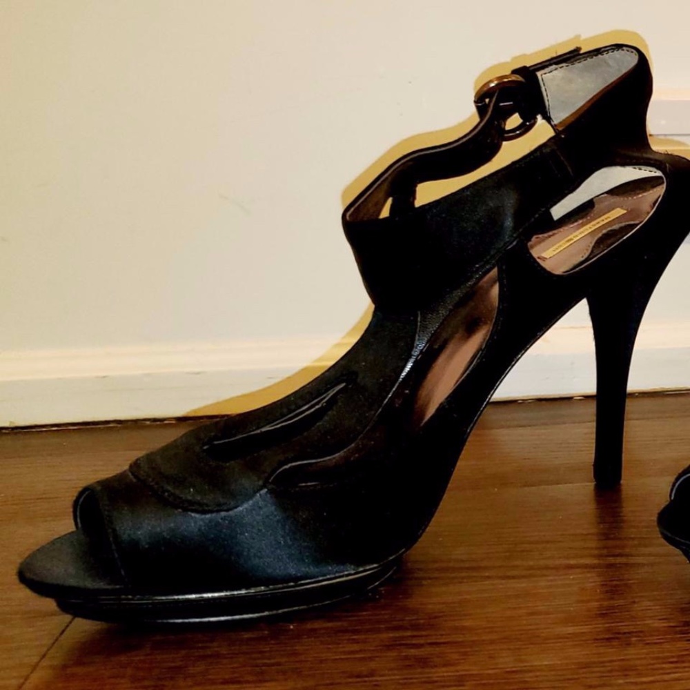 Max Studio Black Xhosa Sandals